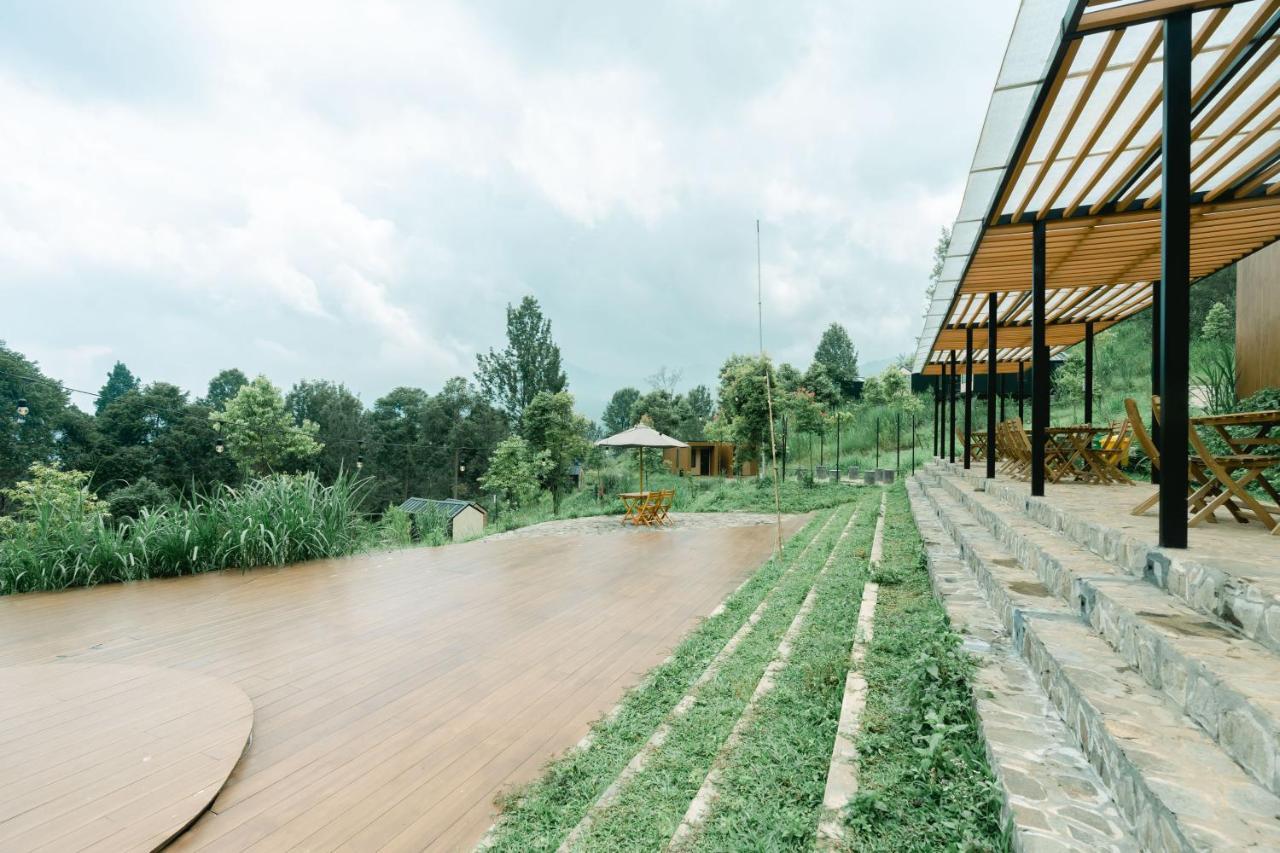 Bobocabin Gunung Mas, Puncak Hotell Tagalbato Eksteriør bilde